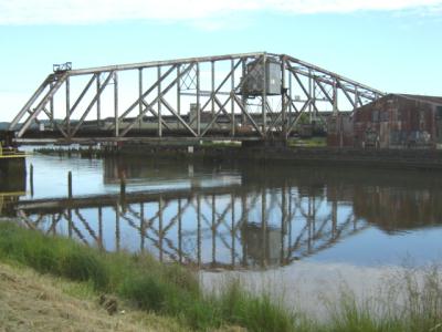 Train bridge over the Wishkah River
